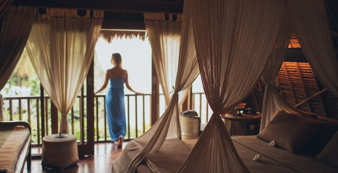 luxury-travel-save-money